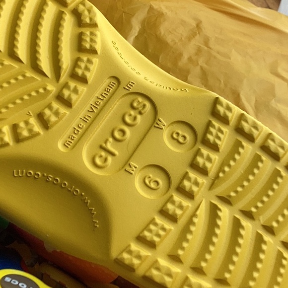 Crocs Limited Edition M and M’s Crocs - Size 8 - Picture 7 of 7